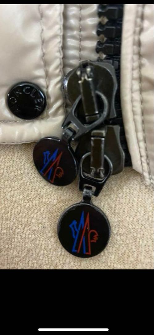 値下げ　モンクレール　ファー付きダウンベスト