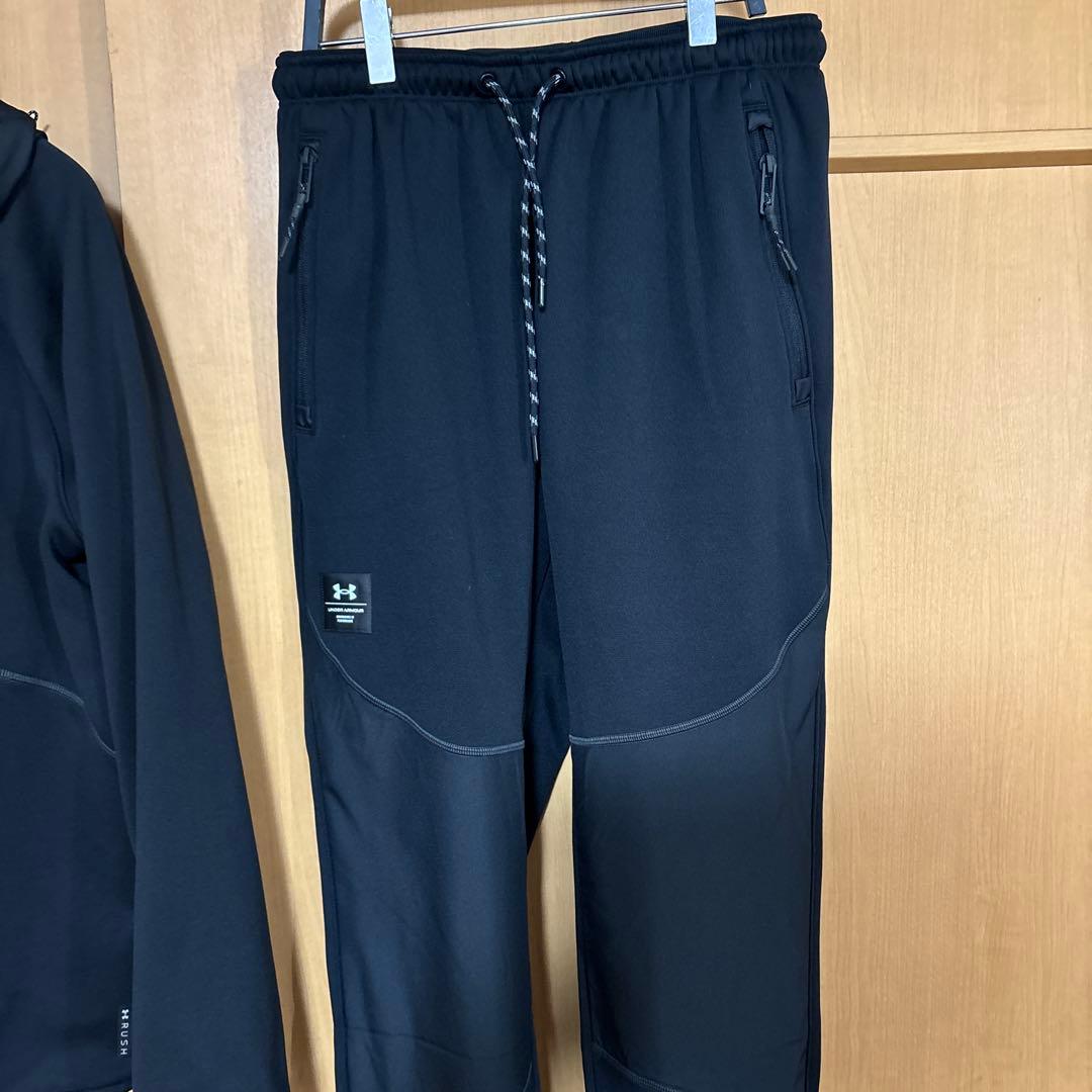 美品　アンダーアーマーRUSHトレーニングウェアセットアップ　M