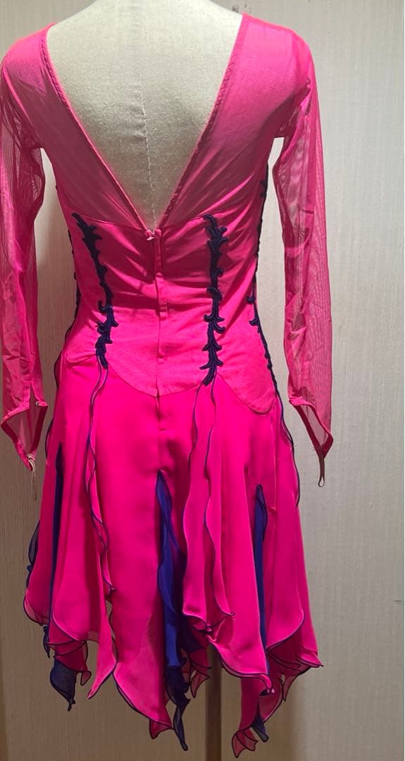 ラテンドレス　ピンク　セキネ