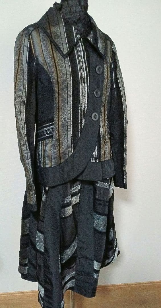 四点セット　エイココンドウ上着　ネロ　スカート　グレーのプリーツインナー　帽子