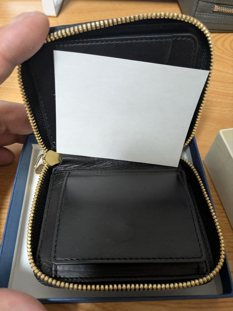 kubera9881 鮫革ラウンドジップウォレット　未使用品