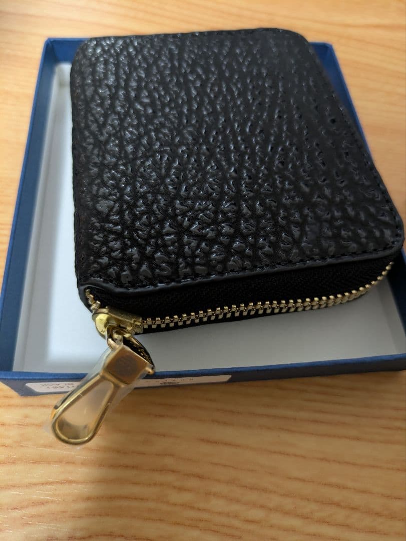 kubera9881 鮫革ラウンドジップウォレット　未使用品