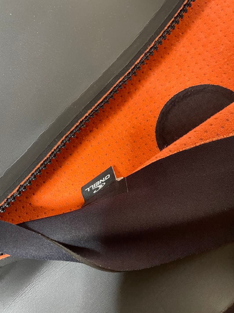 O'NEILL フルスーツ ブラック バックジッパー　真冬対応　9万円相当