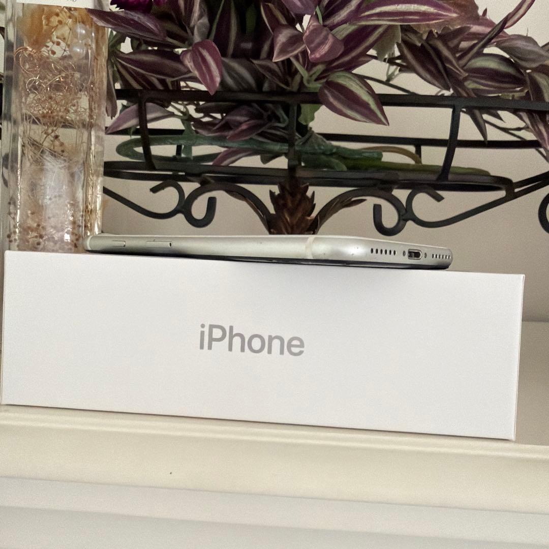 iPhone SE2ホワイト 64GB SIMフリージャンク品