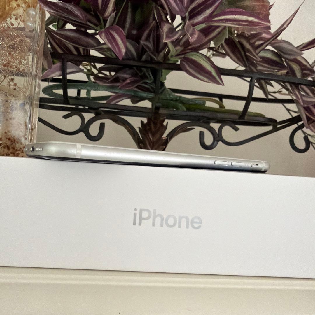 iPhone SE2ホワイト 64GB SIMフリージャンク品