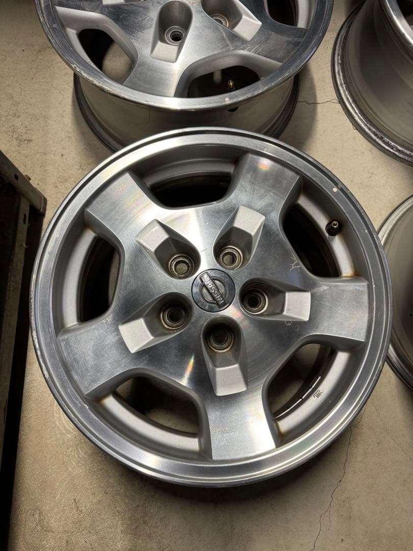 ニッサン レパード Y33 純正 アルミホイール