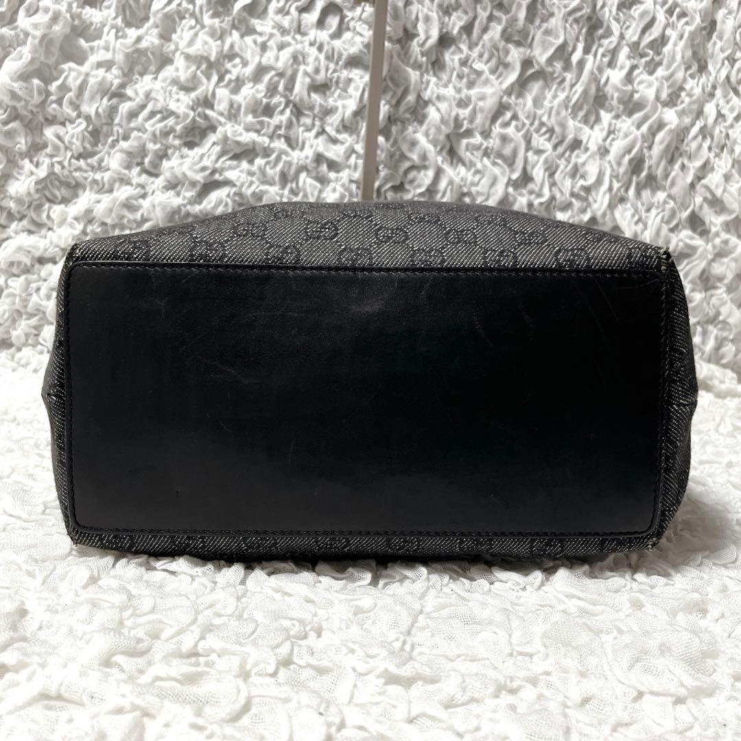 トートバッグ　グッチ　肩掛け　ショルダー　A4 GG キャンバス　黒　通勤