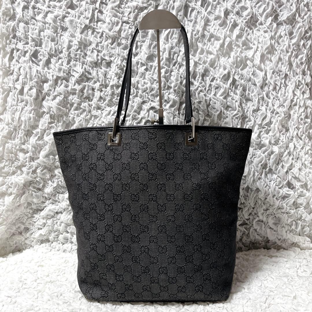 トートバッグ　グッチ　肩掛け　ショルダー　A4 GG キャンバス　黒　通勤