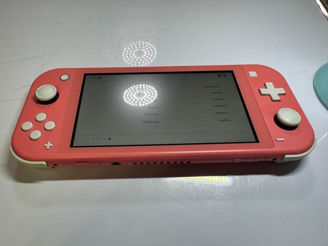 美品　任天堂　Switch Lite コーラルピンク　箱充電ケーブル付