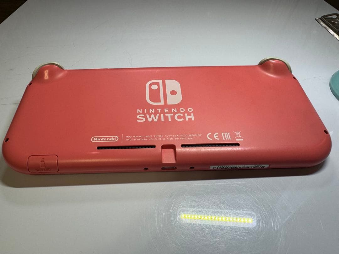 美品　任天堂　Switch Lite コーラルピンク　箱充電ケーブル付