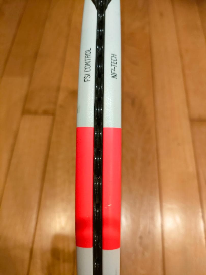 ガット張りたて ピュアストライク100 16✕20ガット2800円工賃2200円