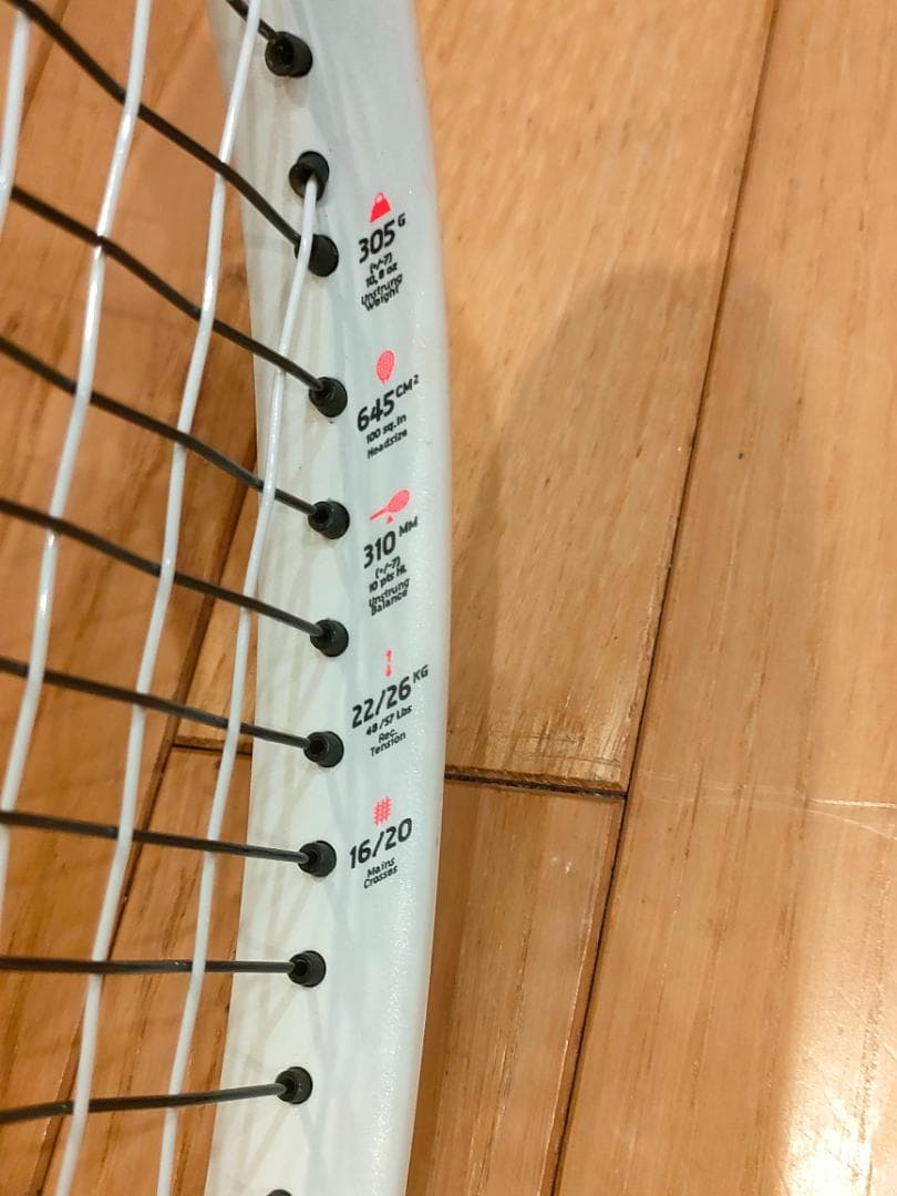 ガット張りたて ピュアストライク100 16✕20ガット2800円工賃2200円