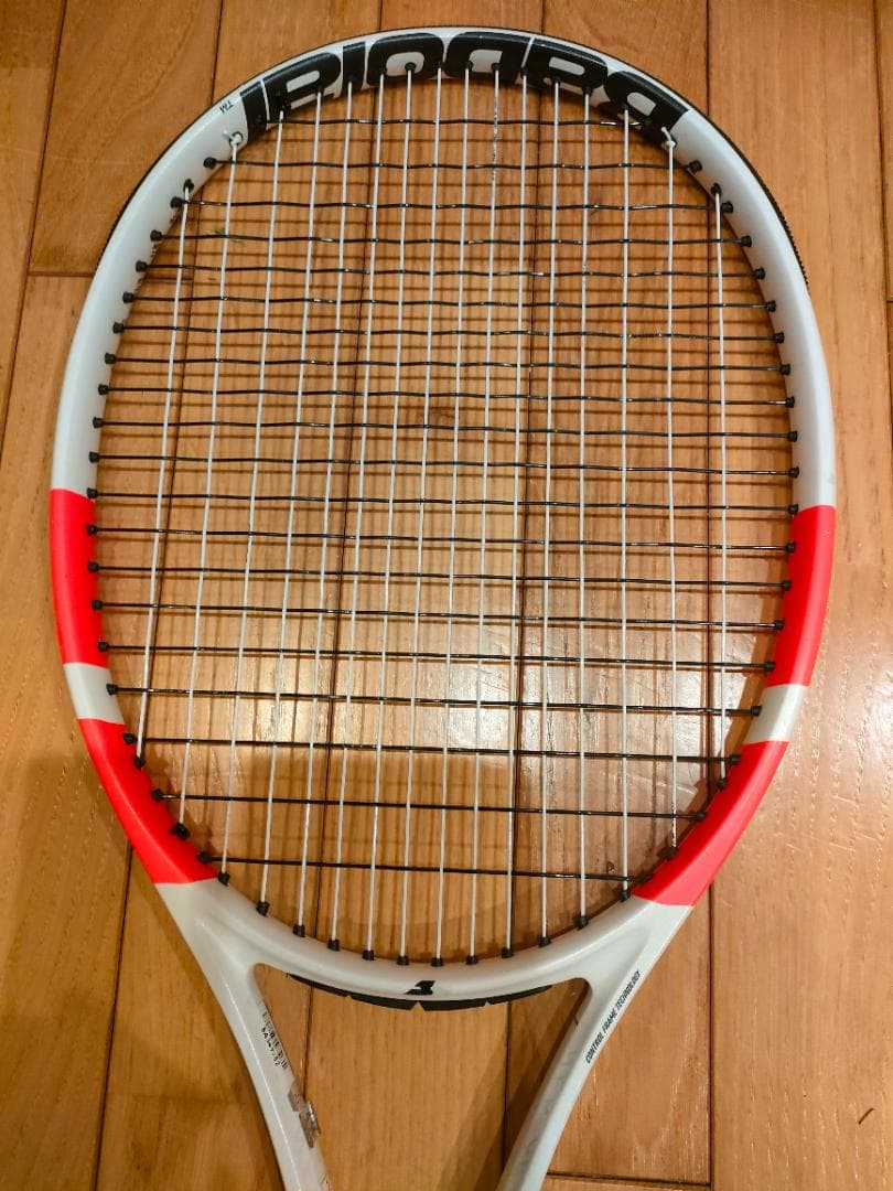 ガット張りたて ピュアストライク100 16✕20ガット2800円工賃2200円