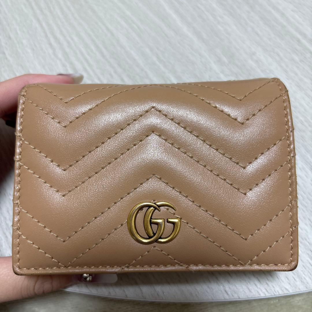 Gucci ベージュ 二つ折り財布