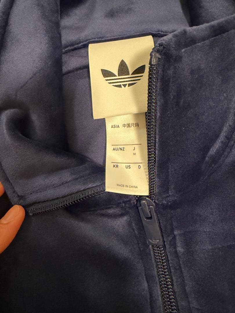 adidas originals ベロア トラックジャケット