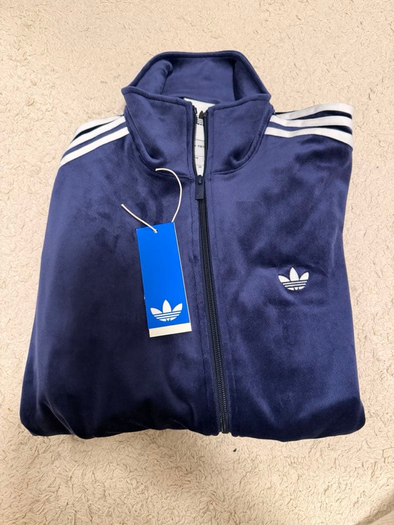 adidas originals ベロア トラックジャケット