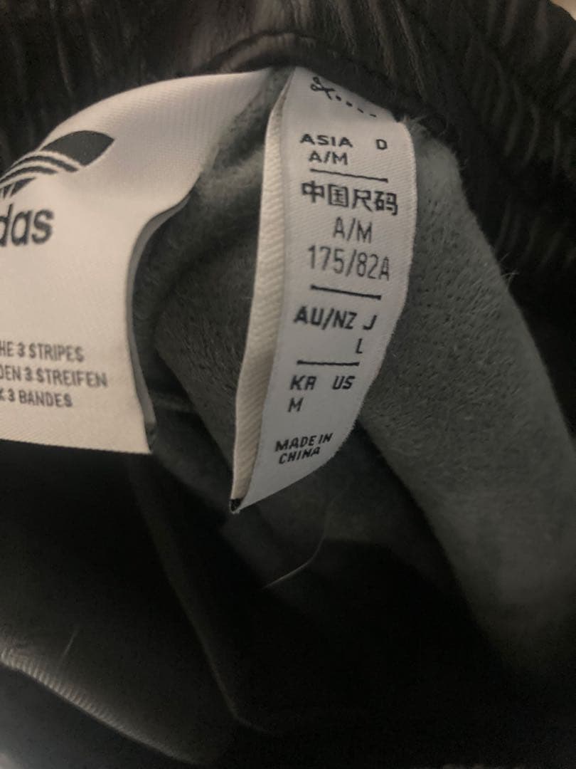 は*ん様 フェイクレザー スリーストライプス ファイヤーバード トラックパンツ