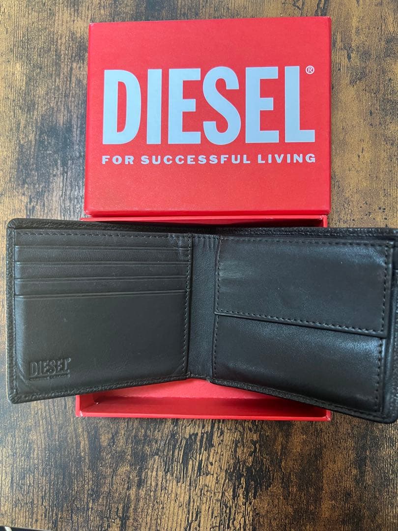 DIESEL ブラック 二つ折り財布【値下しました！早い者勝ちです！】