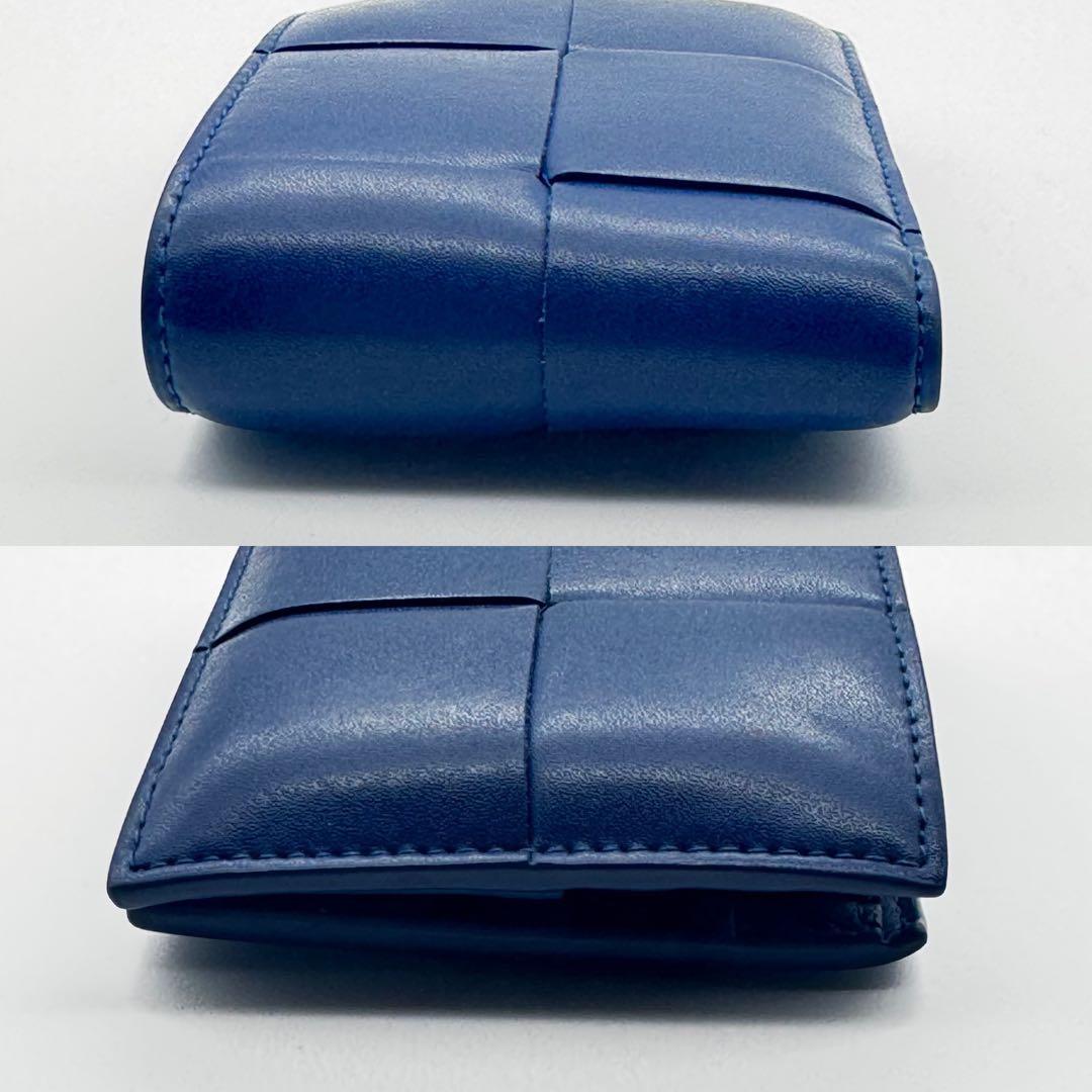 極美品✨RFID ボッテガヴェネタ　二つ折り財布　マキシイントレ　ネイビー