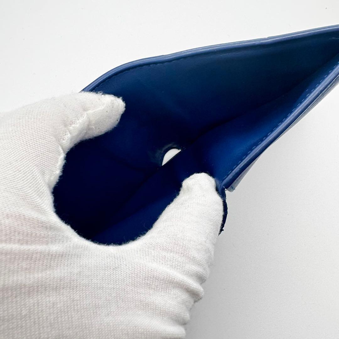 極美品✨RFID ボッテガヴェネタ　二つ折り財布　マキシイントレ　ネイビー