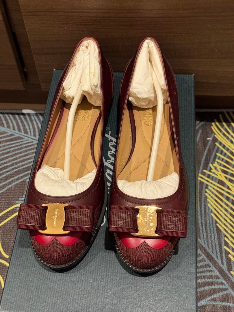 SaleサルヴァトーレフェラガモSalvatoreFerragamoフラット女靴