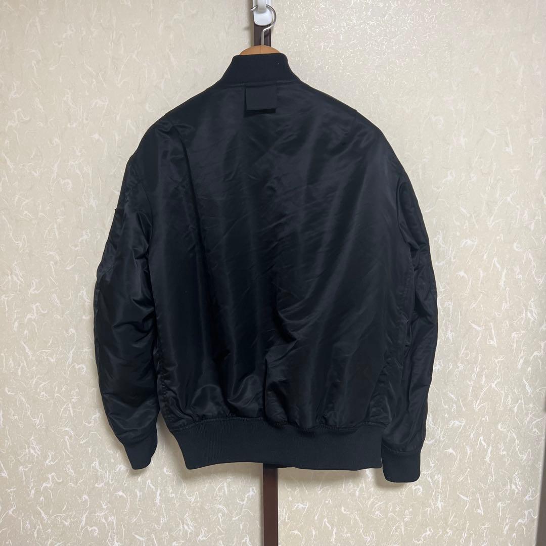 UNIQLO +J MA-1スタイル ブラックジャケット