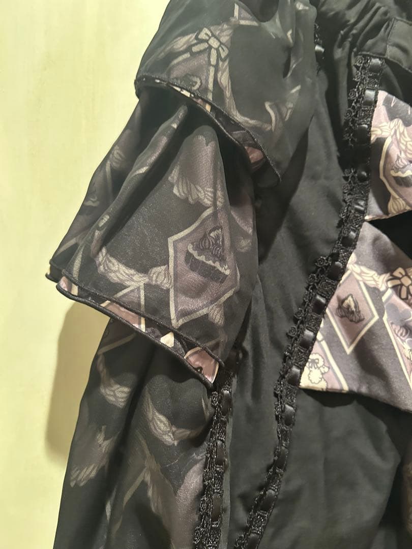 h.NAOTOFrill スイーツ柄