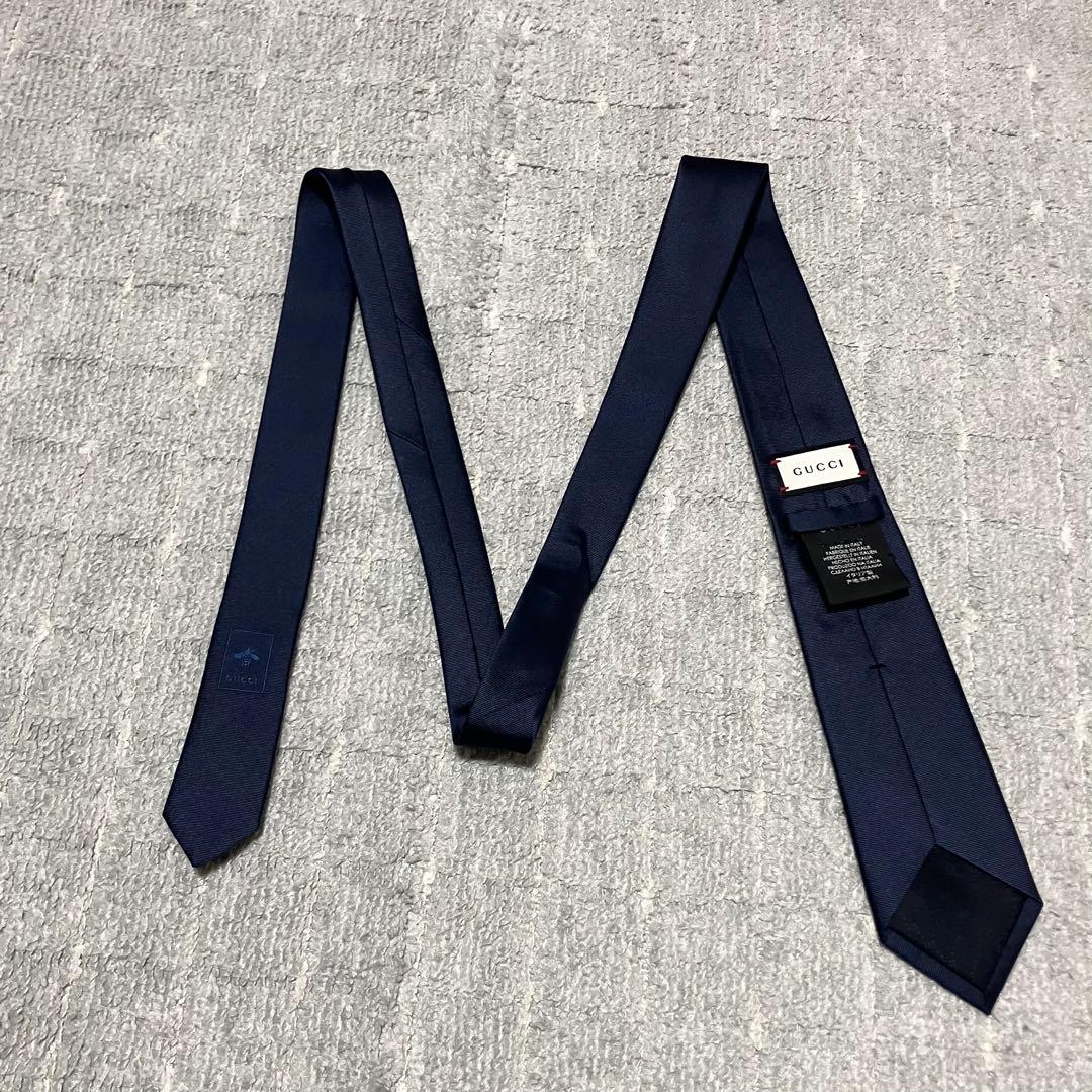美品！グッチ［ネクタイ］ジャガード　ネイビー　蜂　Bee　ビジネス