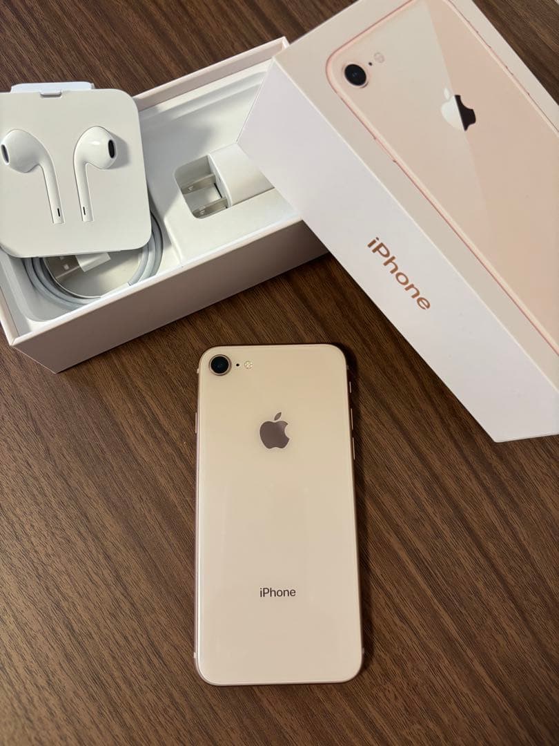 Apple iPhone 8 ゴールド 付属品付き