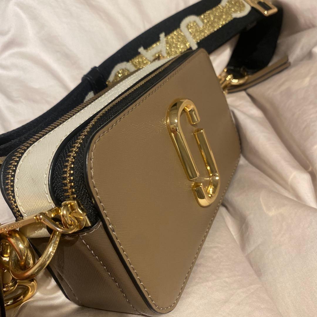 マークジェイコブス　スナップショット　ゴールド