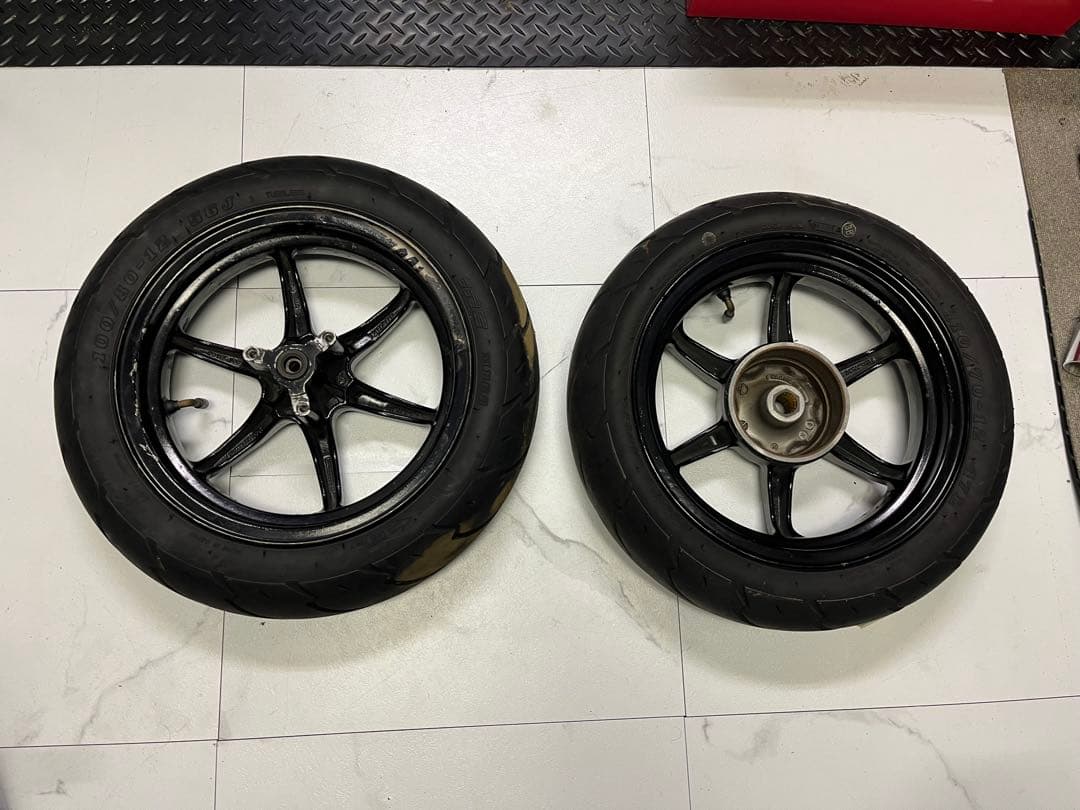 スズキ　アドレスV125用前後ホイール