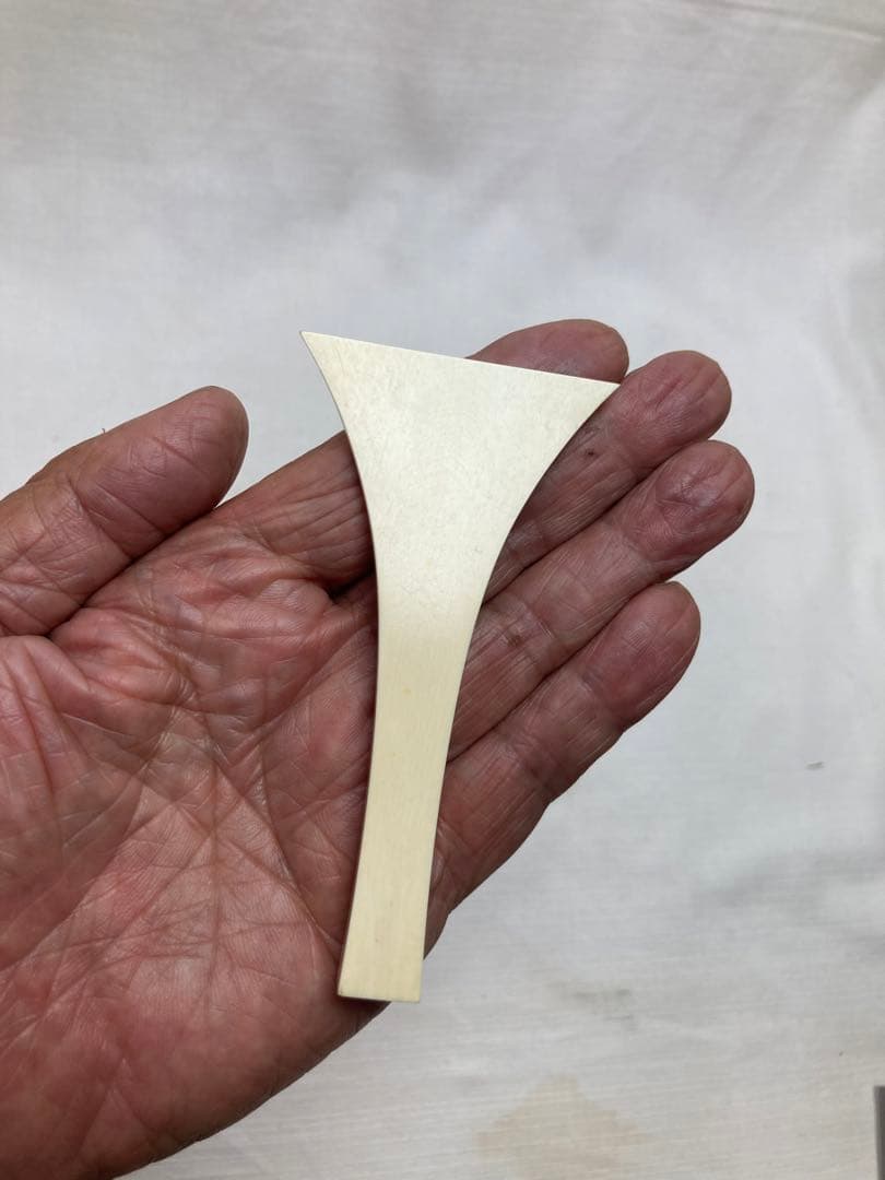 古い小さい三味線バチ　撥　新内流し　天然素材　まるばち