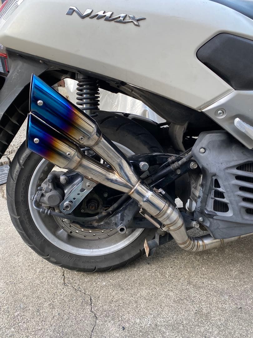 ヤマハ　NMAX125 マフラー　デュアル