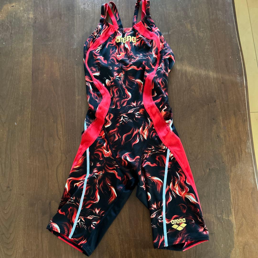 arena フレイム柄 スポーツ用水着