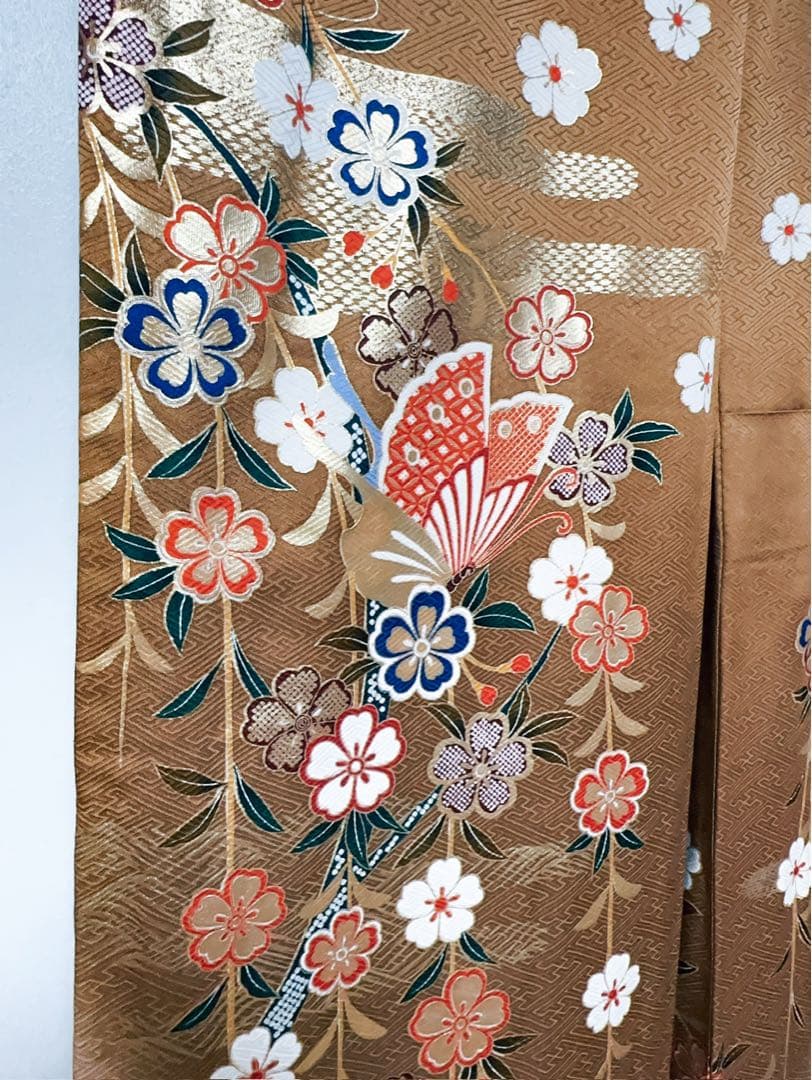 東京ますいわ屋 金彩入り 振袖 ゴールド 蝶 花