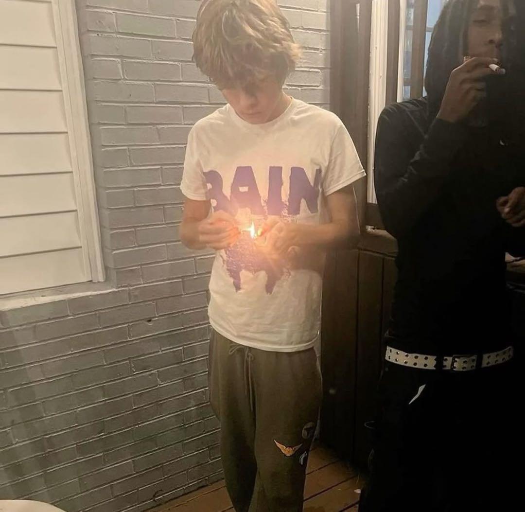 BAIN tシャツ nettspend、yhapojj着用