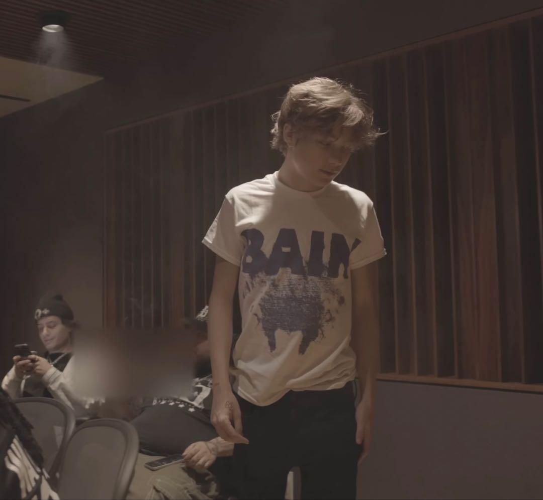 BAIN tシャツ nettspend、yhapojj着用