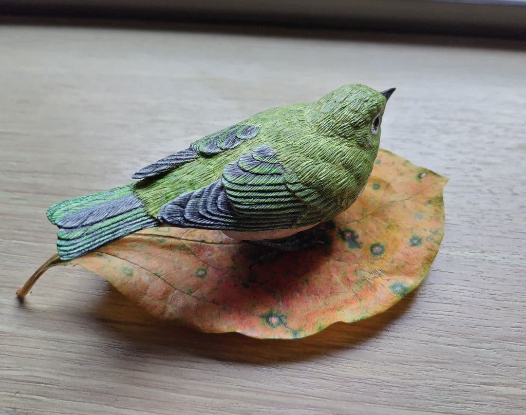 バードカービング　\"メジロ”