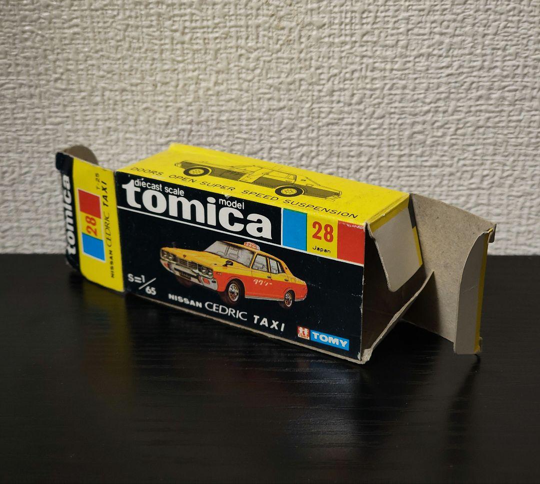 TOMICA　トミカ　日産セドリック　タクシー　箱付き