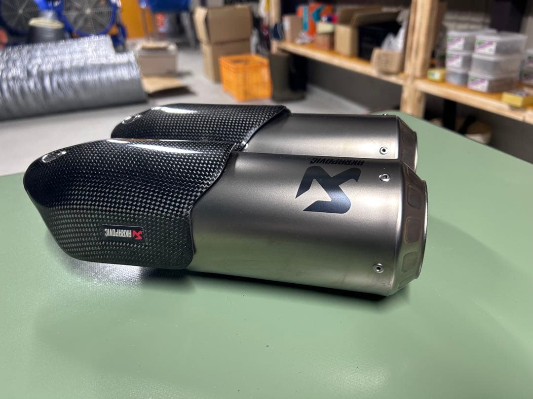 Ducati アクラポヴィッチ　スーパースポーツ939/950 マフラー