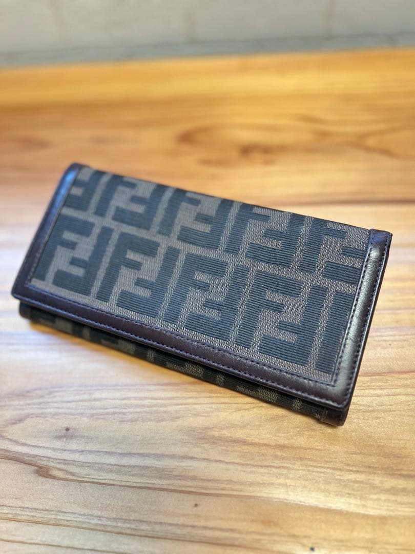 Fendi 二つ折り財布 FFロゴデザイン