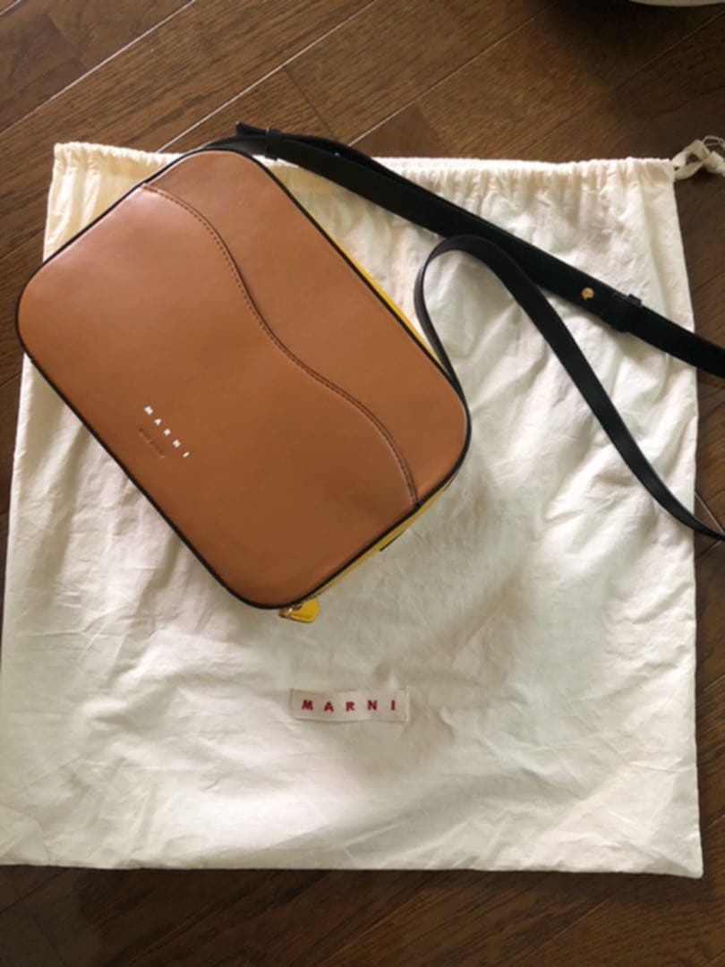 MARNI❤︎シェル　ショルダーバッグ