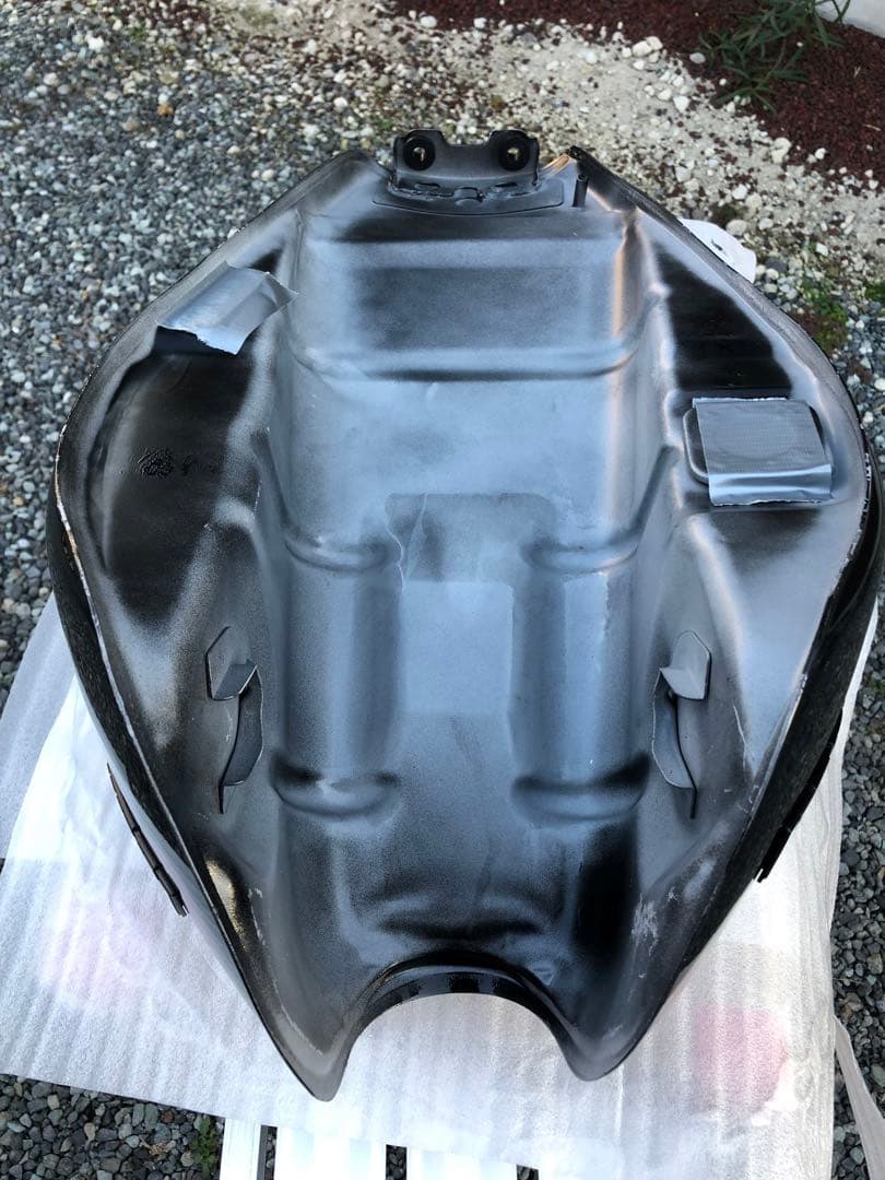 ゼファー400 タンク　黒　新品