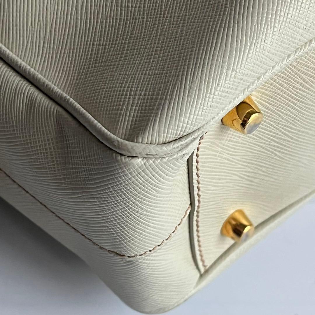 ✨極美品✨　PRADA ボストン　サフィアーノレザー　三角プレート　バッグ