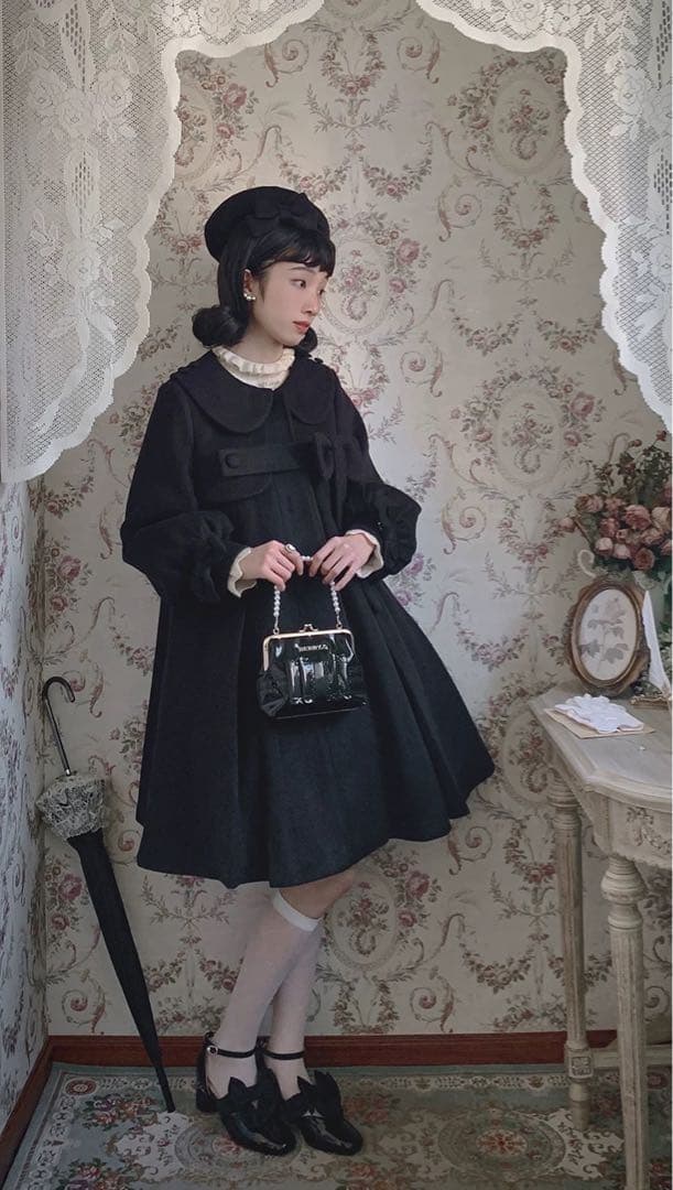 Doll house ミス・リサのロングコート 黒