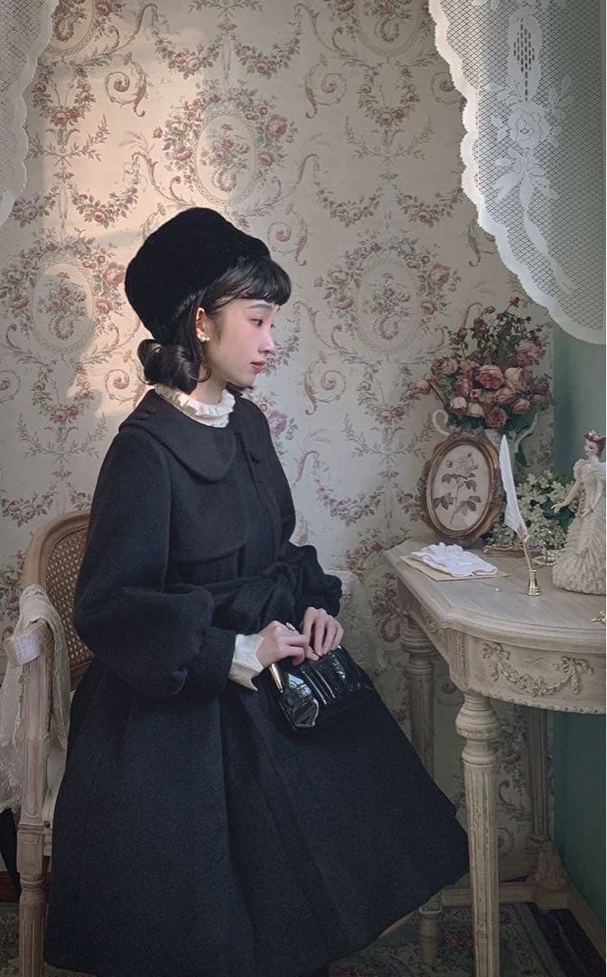 Doll house ミス・リサのロングコート 黒