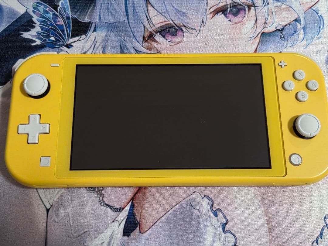 Nintendo Switchライト　イエロー