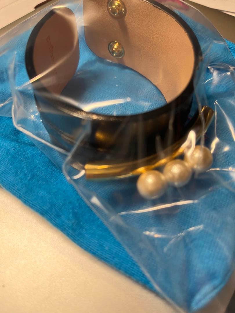 petite robe noire プティローブノアー　レザーバングル