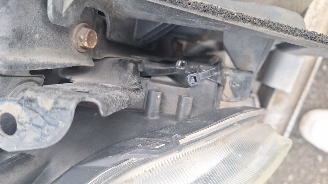 30プリウス後期　LEDヘッドライト　左右　コンピューター、車内ECU付