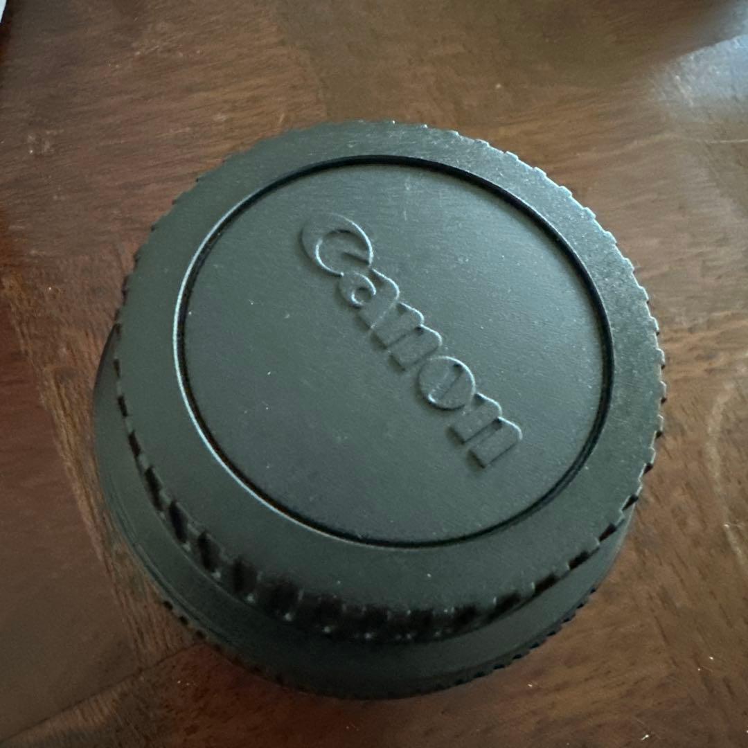 Canon EFS 24mm f/2.8 STM レンズ